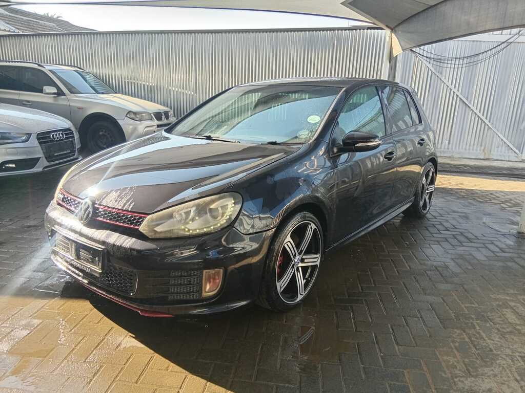 
								VOLKSWAGEN GOLF VI GTi 2.O TSI DSG ED35 full									