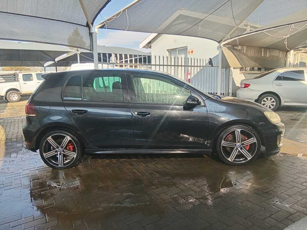 
								VOLKSWAGEN GOLF VI GTi 2.O TSI DSG ED35 full									