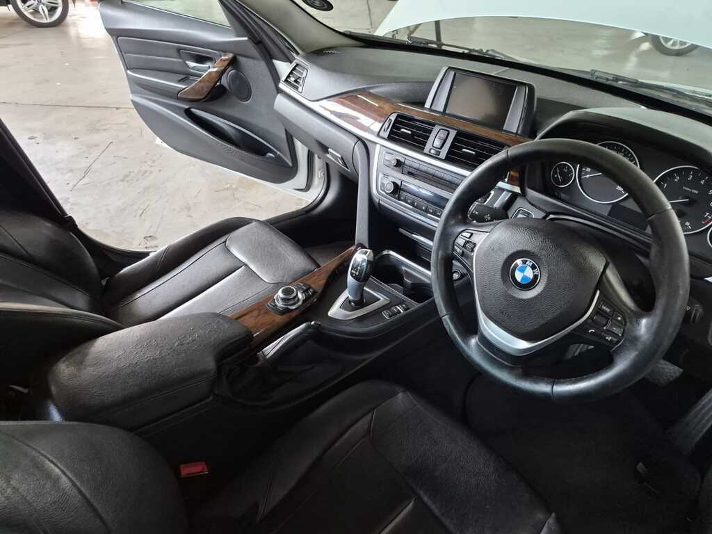 
								BMW 320i LUXURY LINE A/T (F30) full									