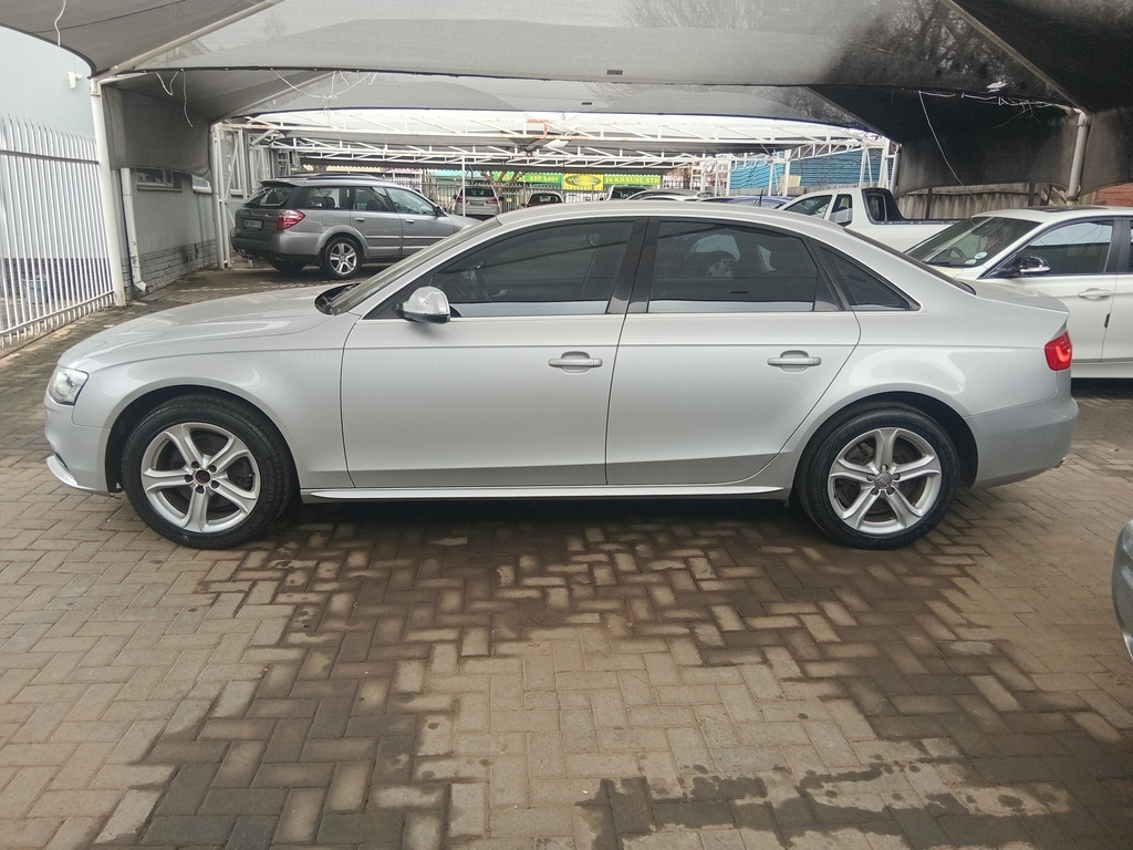
								AUDI A4 1.8T SE MULTITRONIC full									