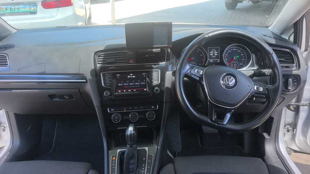 
								VOLKSWAGEN GOLF VII 1.4 TSI COMFORTLINE DSG full									