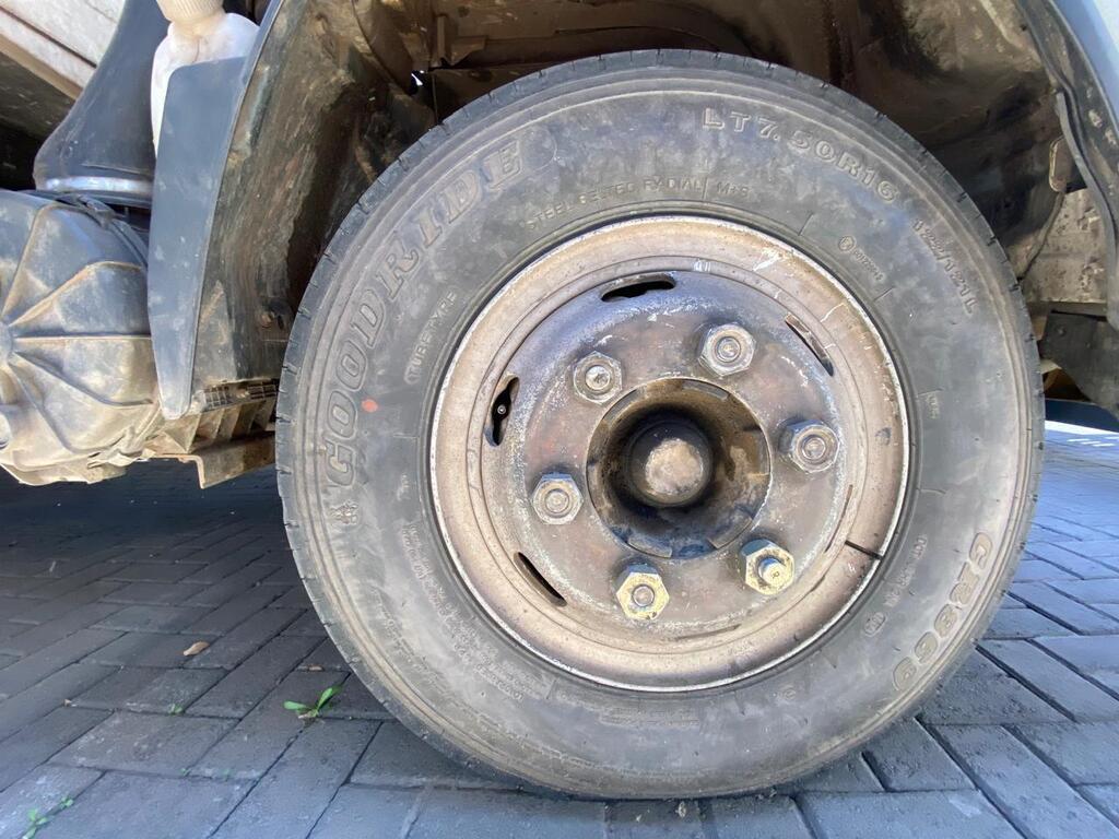 
								ISUZU NPR 400 F/C C/C full									