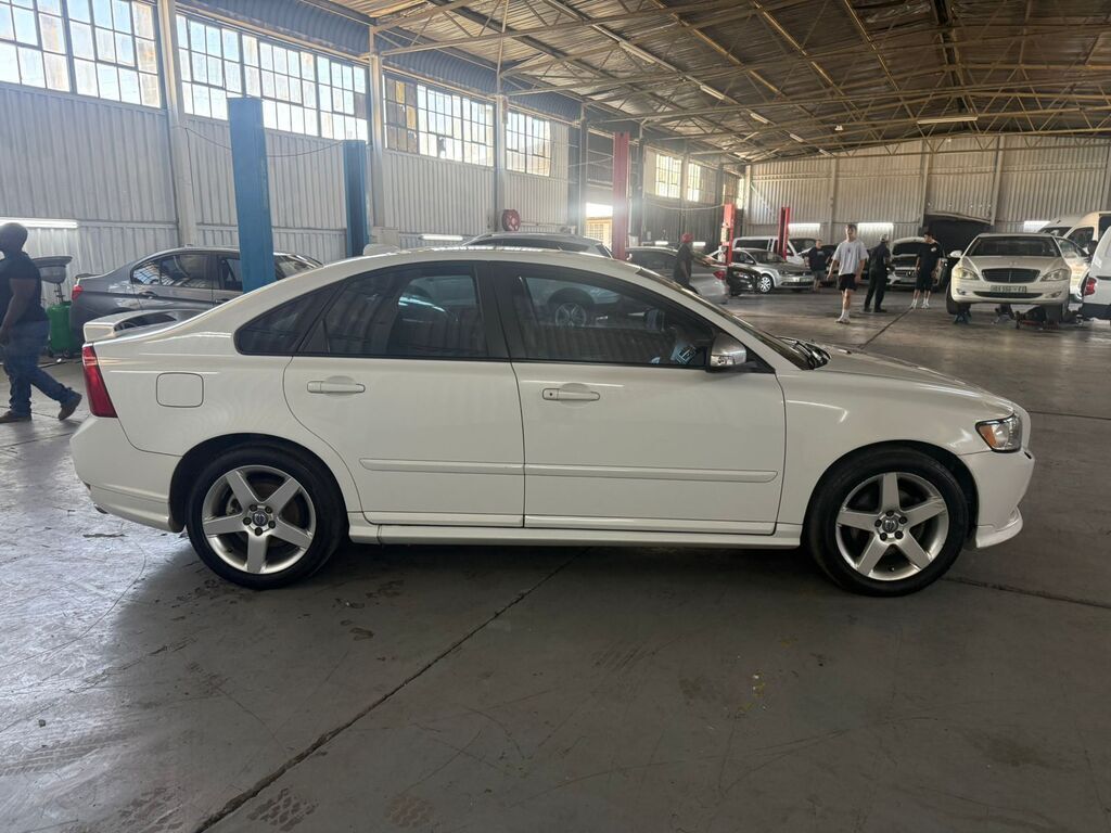 
								VOLVO S40 T5 A/T full									