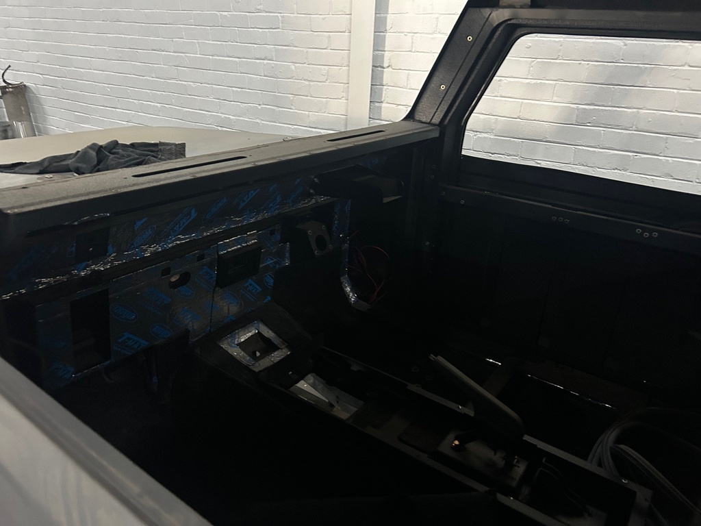 
								AIM S89-M3 2.8TD EXT CAB 4X4 P/U full									