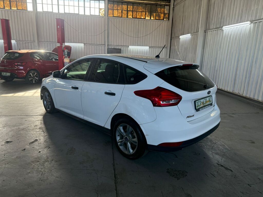 
								FORD FOCUS 1.0 ECOBOOST AMBIENTE 5Dr full									