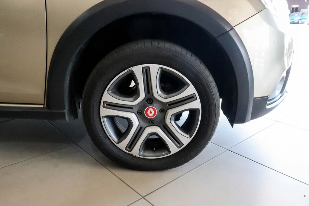 
								RENAULT SANDERO 900T STEPWAY PLUS/TECHROAD full									