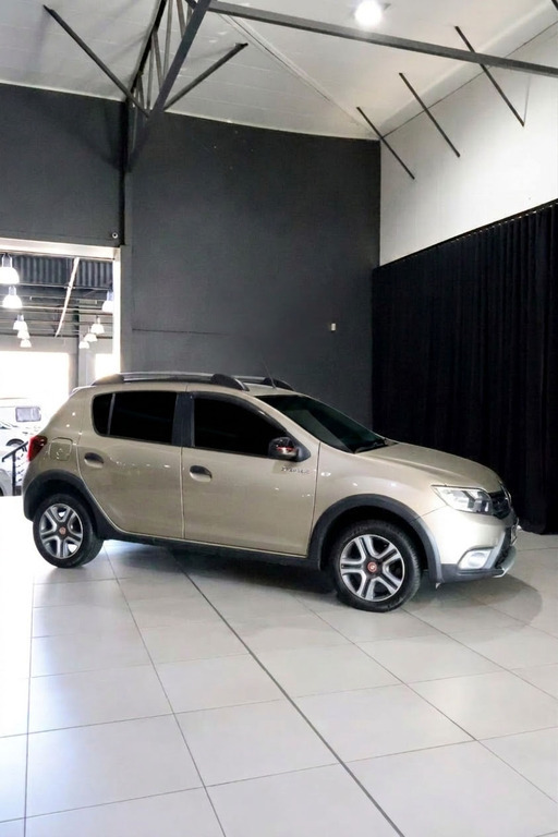 
								RENAULT SANDERO 900T STEPWAY PLUS/TECHROAD full									