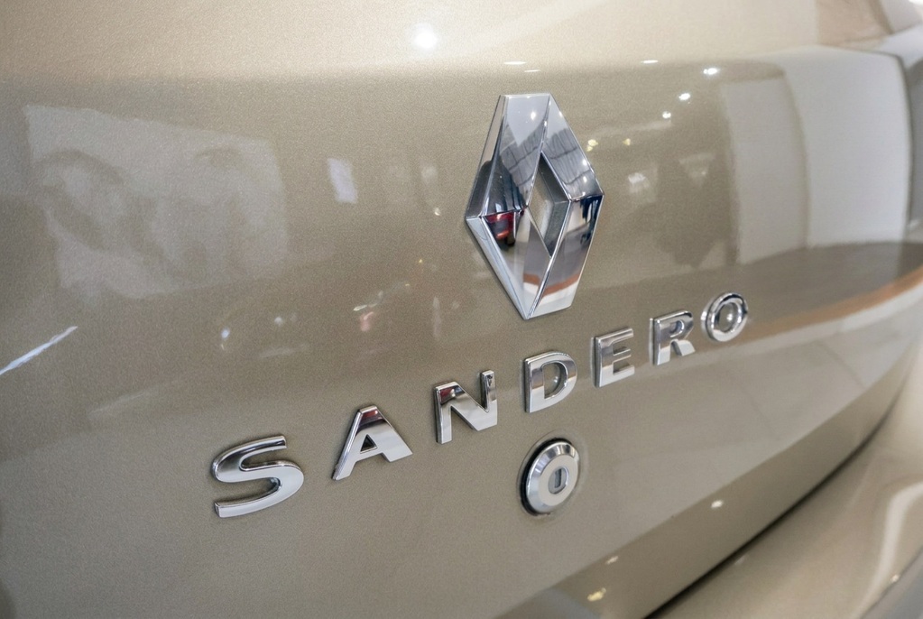 
								RENAULT SANDERO 900T STEPWAY PLUS/TECHROAD full									