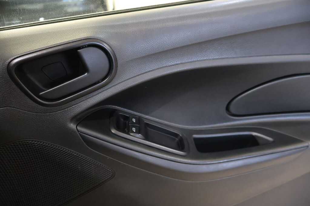 
								FORD FIGO 1.5Ti VCT AMBIENTE (5DR) full									