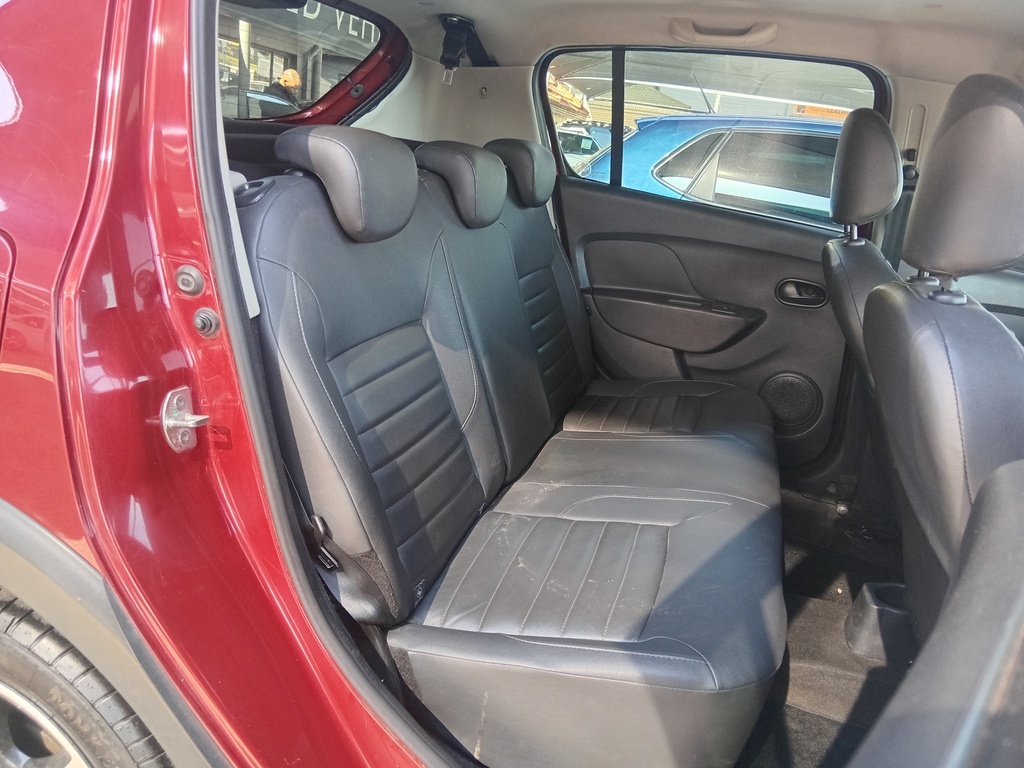 
								RENAULT SANDERO 900T STEPWAY PLUS/TECHROAD full									