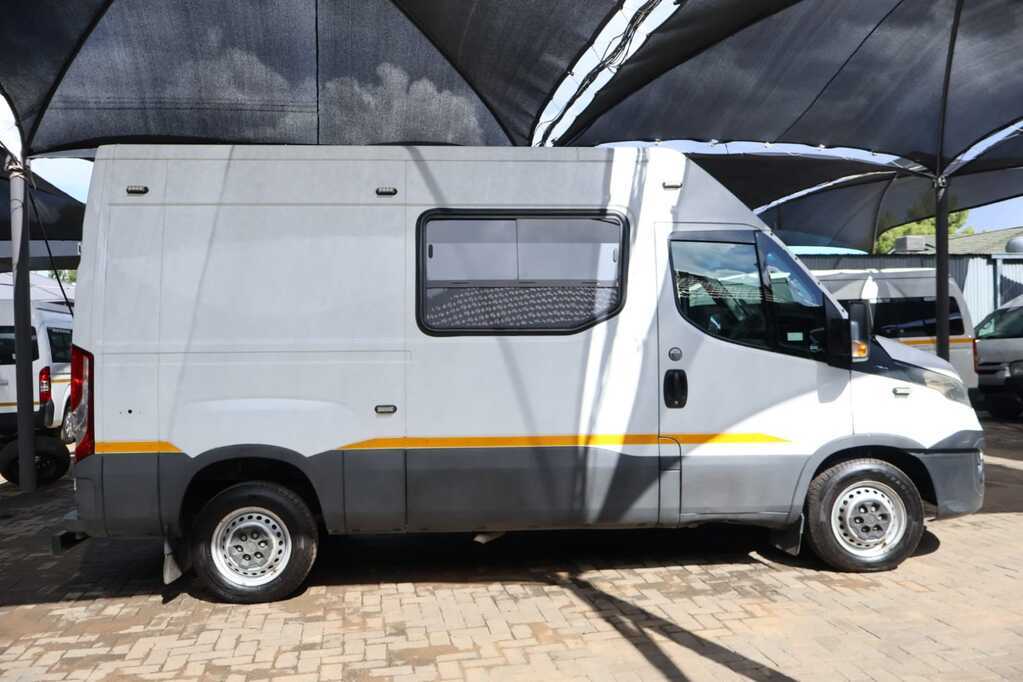 
								IVECO 35S15V9 E4 F/C P/V full									
