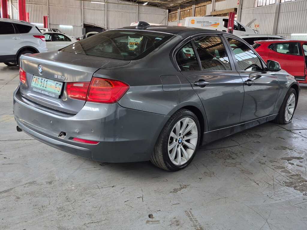 
								BMW 320i (F30) full									