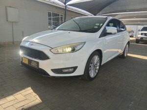 FORD FOCUS 1.0 ECOBOOST TREND 5Dr