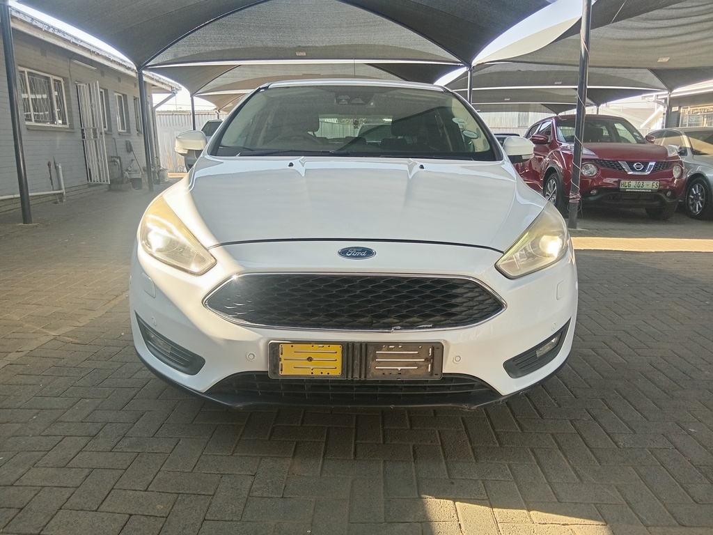 
								FORD FOCUS 1.0 ECOBOOST TREND 5Dr full									