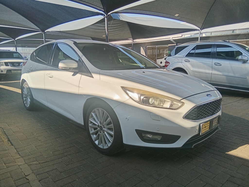 
								FORD FOCUS 1.0 ECOBOOST TREND 5Dr full									