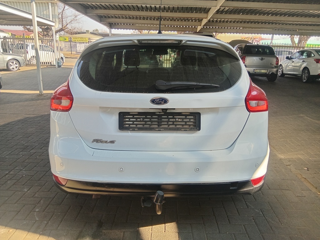 
								FORD FOCUS 1.0 ECOBOOST TREND 5Dr full									