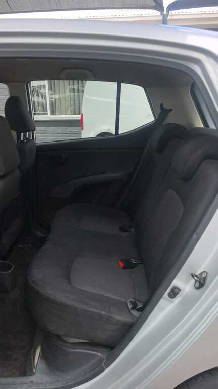 
								HYUNDAI i10 1.25 GLS/FLUID full									