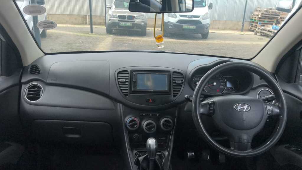 
								HYUNDAI i10 1.25 GLS/FLUID full									