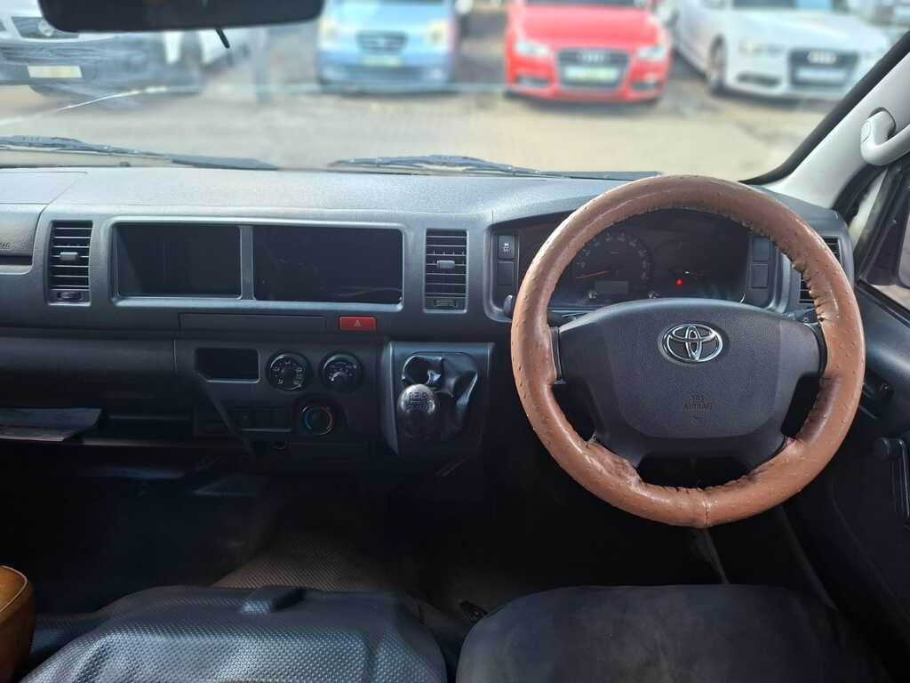 
								TOYOTA QUANTUM/HIACE 2.5 D-4D SESFIKILE 16s full									