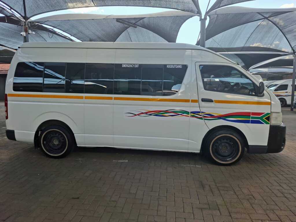 
								TOYOTA QUANTUM/HIACE 2.5 D-4D SESFIKILE 16s full									
