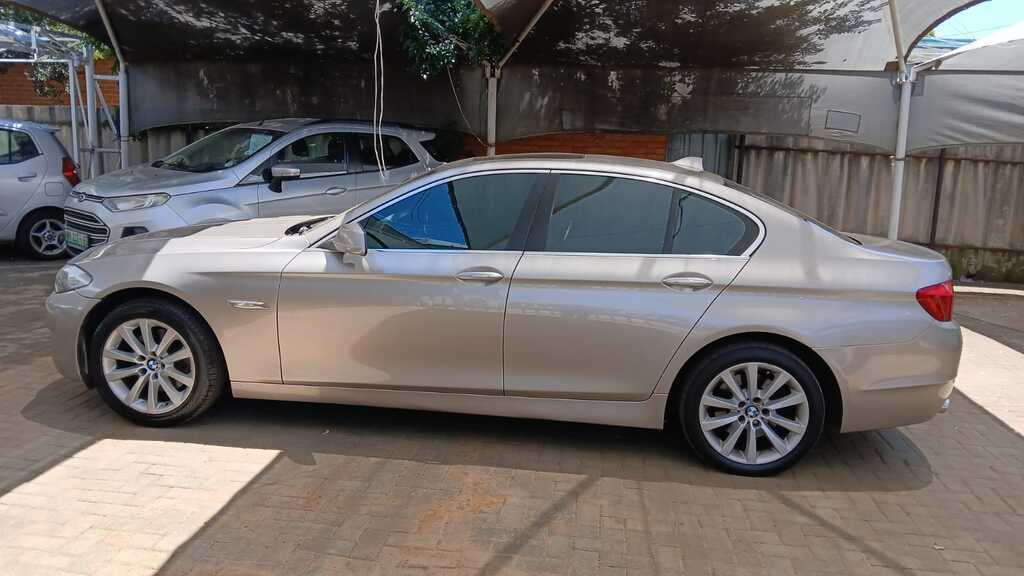 
								BMW 528i A/T (F10) full									