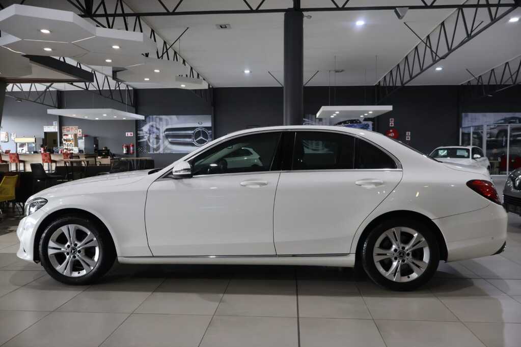 
								MERCEDES-BENZ C180 A/T full									