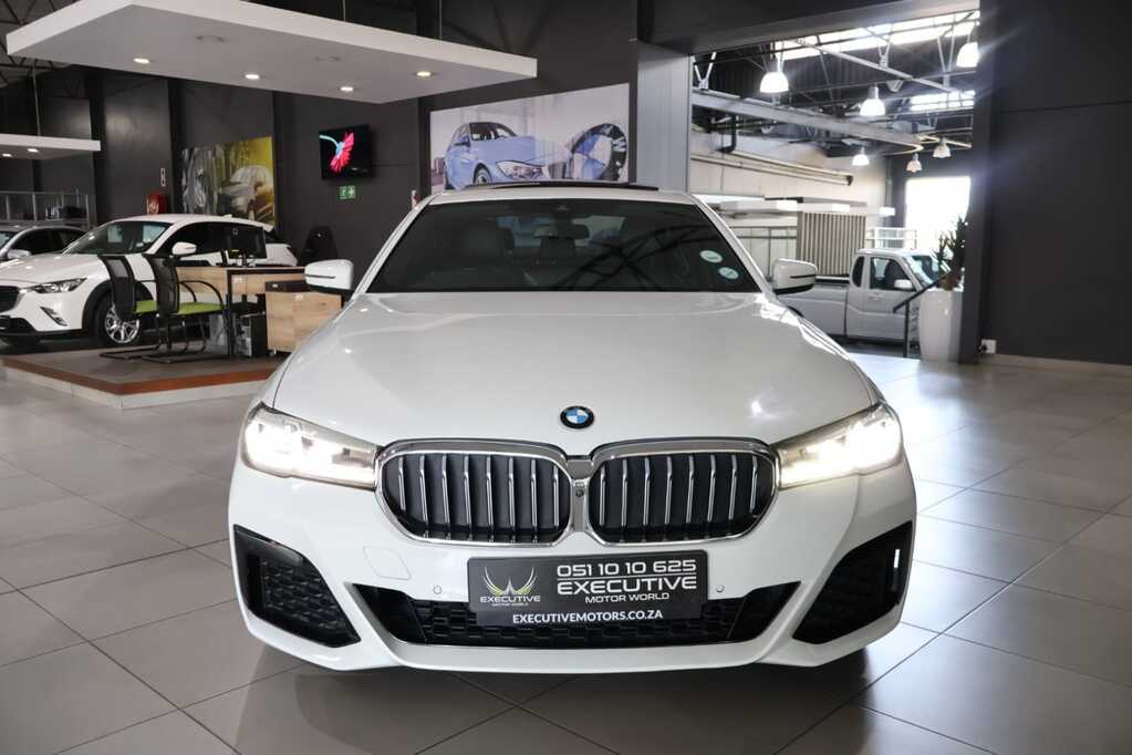 
								BMW 520d M SPORT A/T (G30) full									