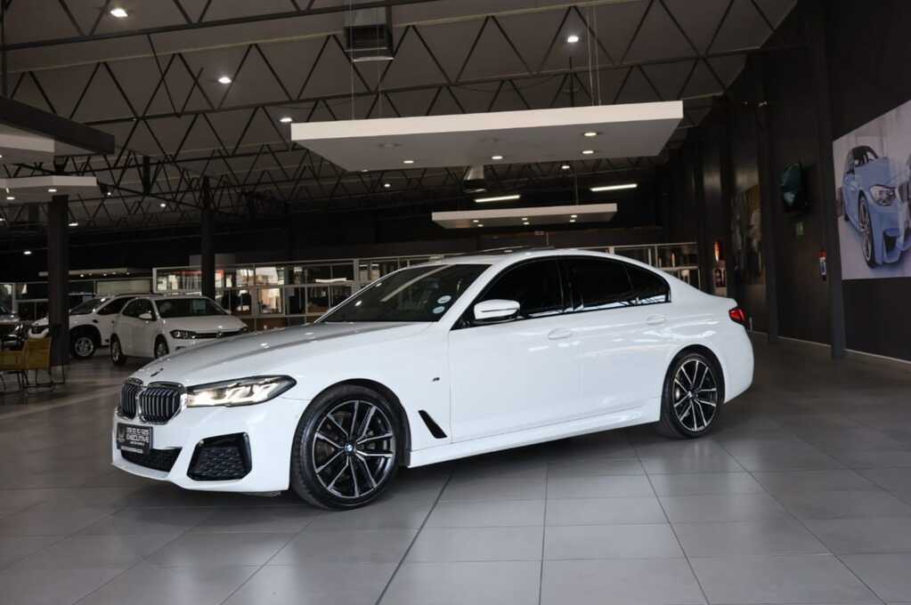 
								BMW 520d M SPORT A/T (G30) full									
