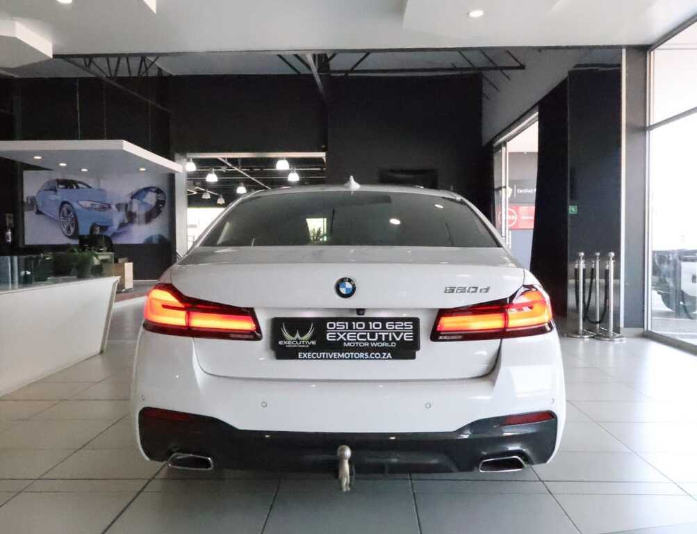 
								BMW 520d M SPORT A/T (G30) full									