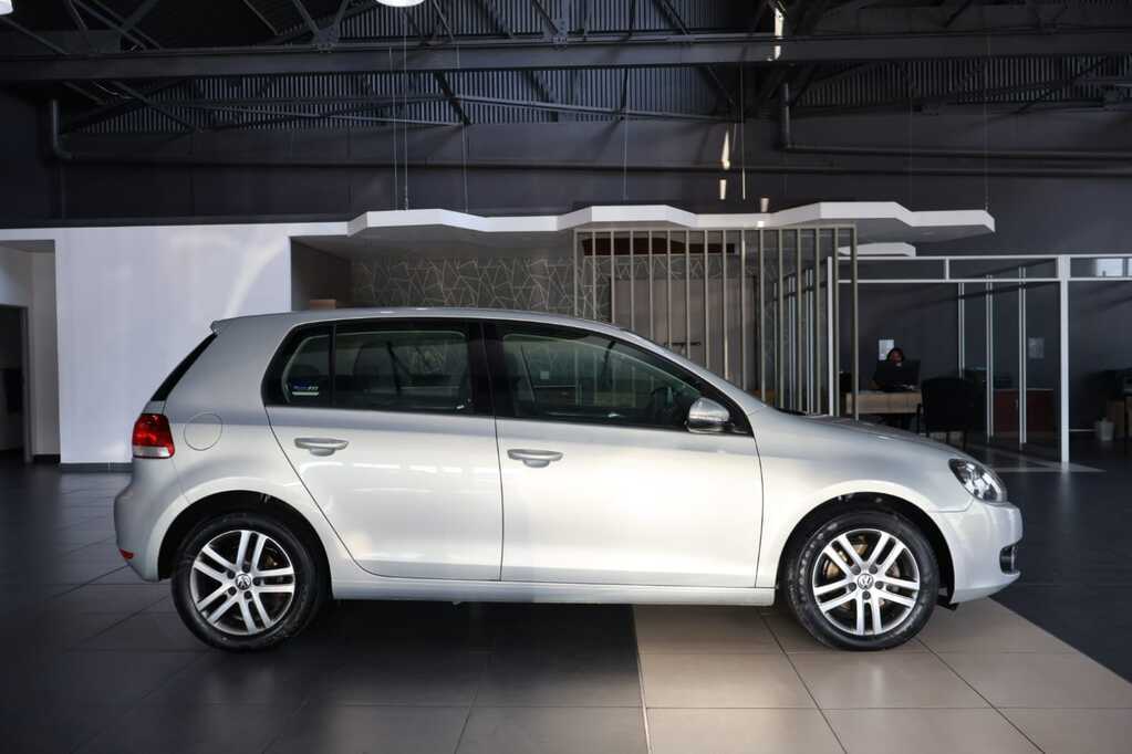 
								VOLKSWAGEN GOLF VI 1.4 TSi COMFORTLINE full									