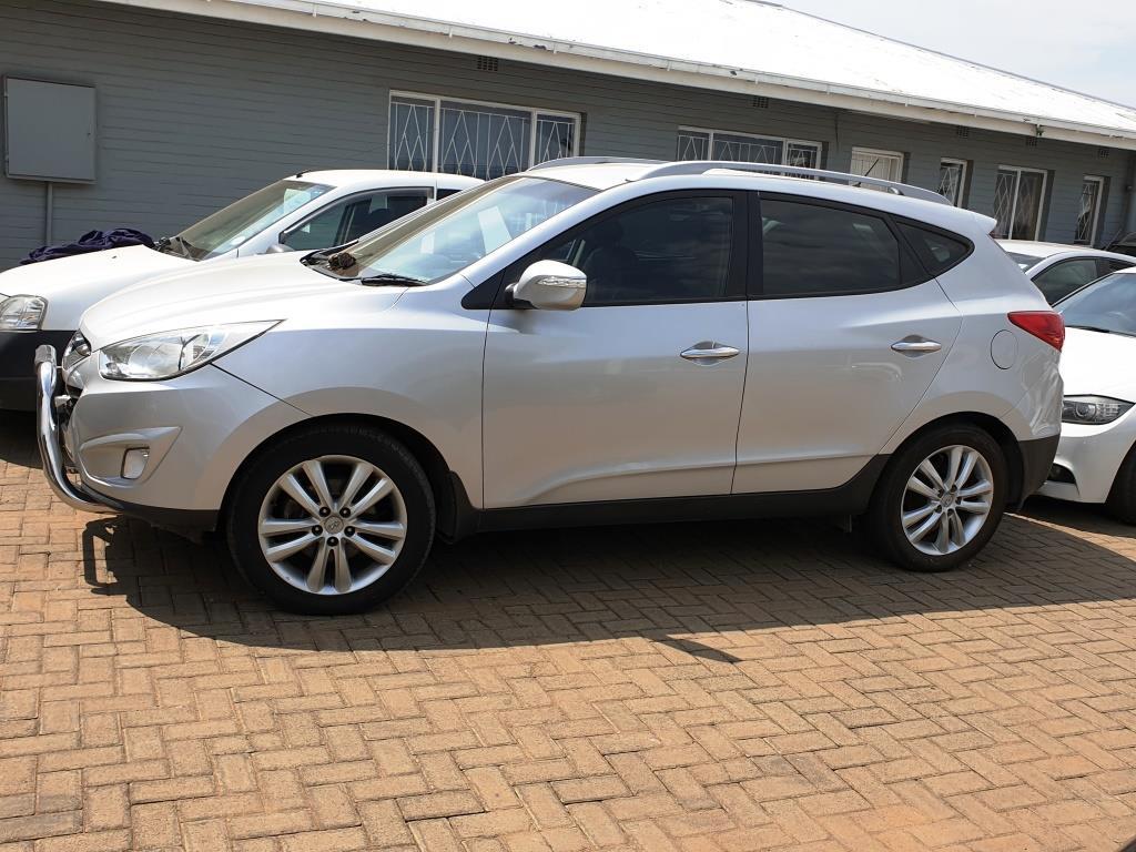 
								HYUNDAI iX35 2.0 GL/PREMIUM full									