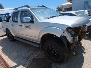 NISSAN NAVARA 3.0 dCi  LE A/T 4X4 P/U D/C