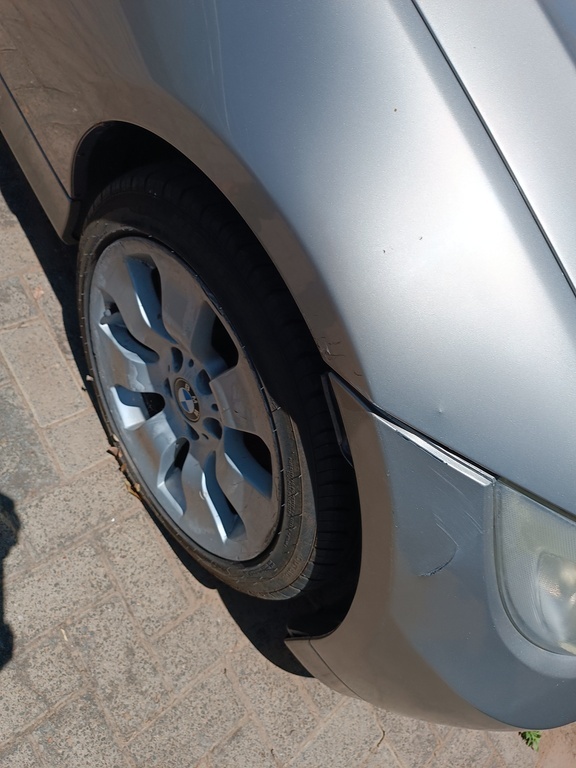 
								BMW 320i (E90) full									