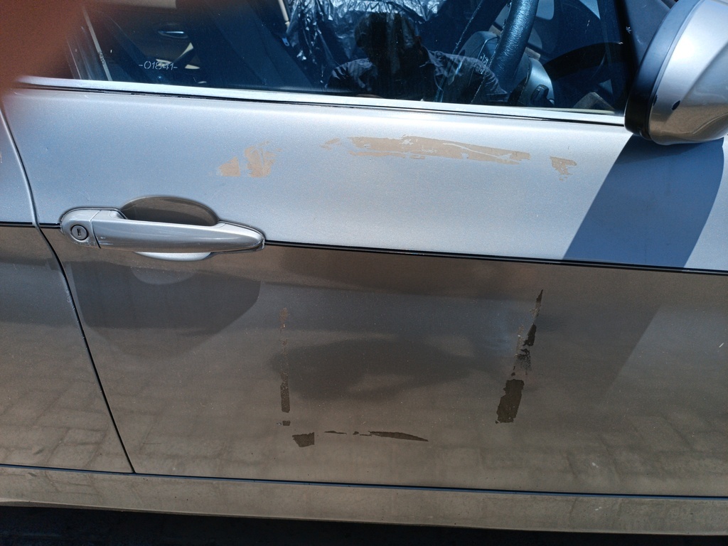 
								BMW 320i (E90) full									