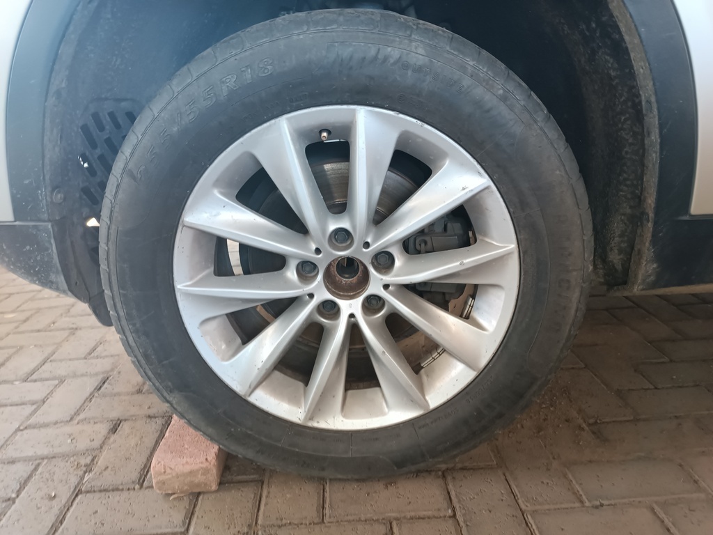 
								BMW X3 xDRIVE20i  A/T full									