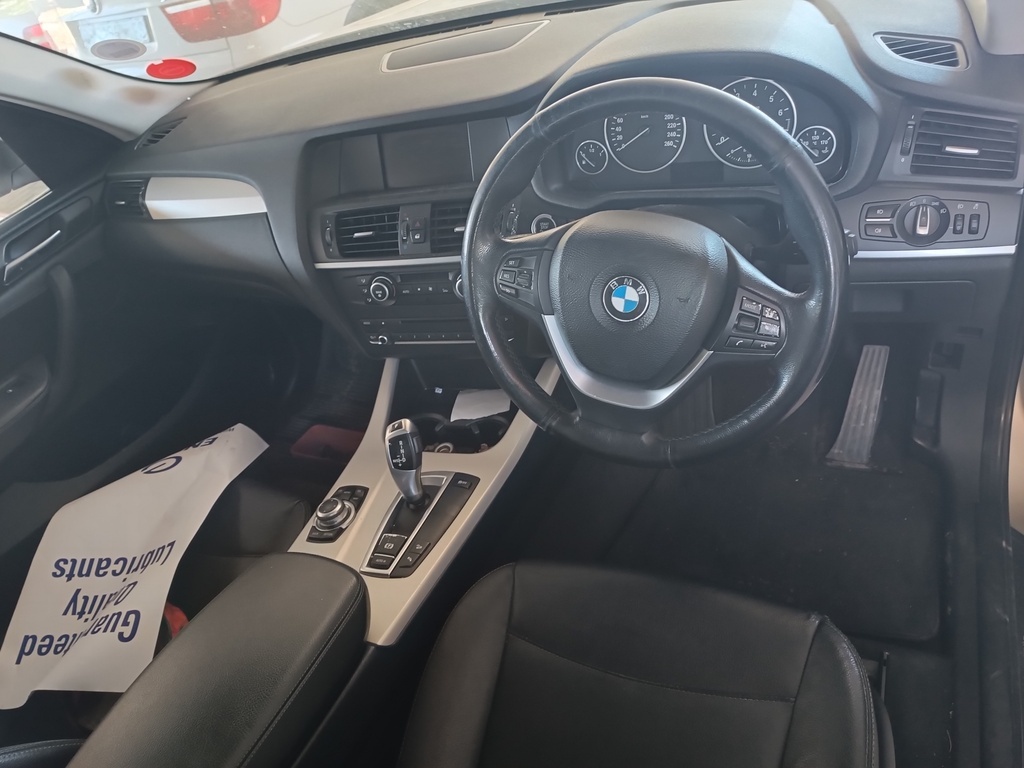 
								BMW X3 xDRIVE20i  A/T full									