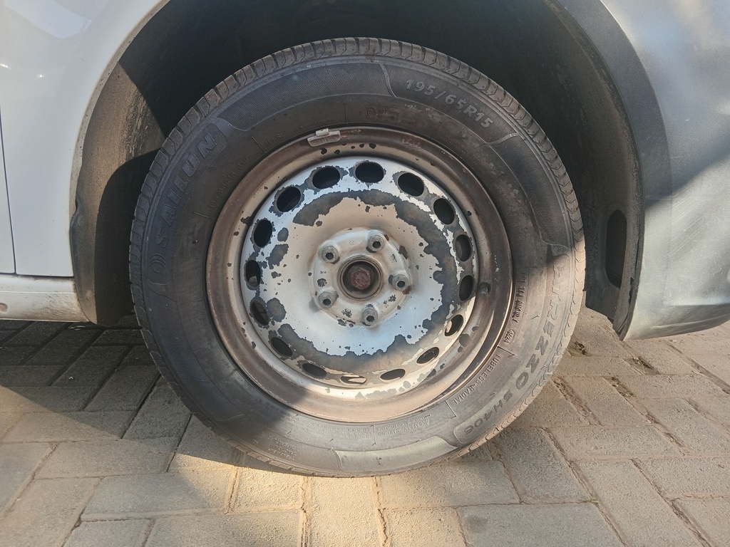 
								VOLKSWAGEN CADDY4 1.6i (81KW) F/C P/V full									