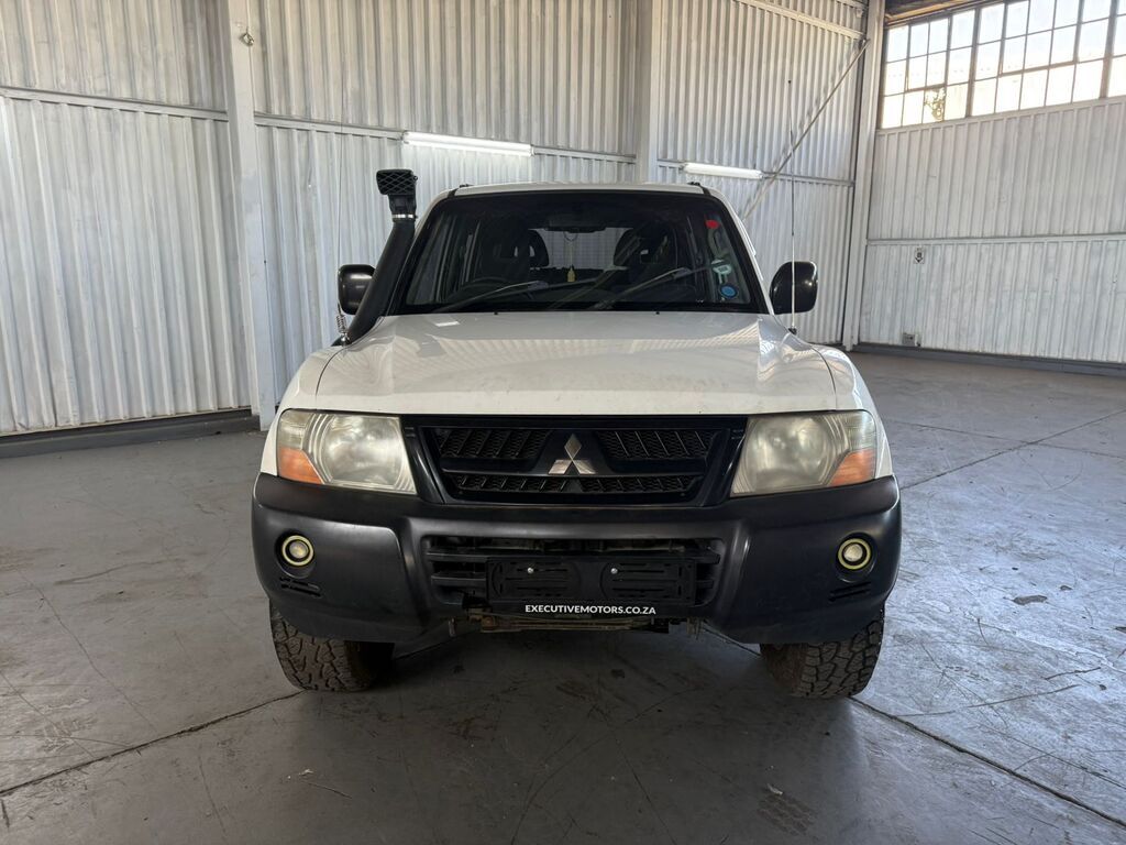 
								MITSUBISHI PAJERO 3.2 Di – Dc GLS A/T full									