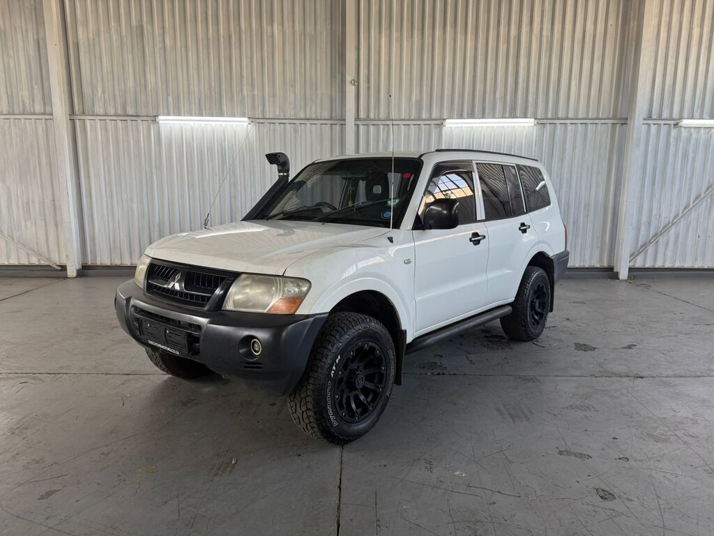 
								MITSUBISHI PAJERO 3.2 Di – Dc GLS A/T full									