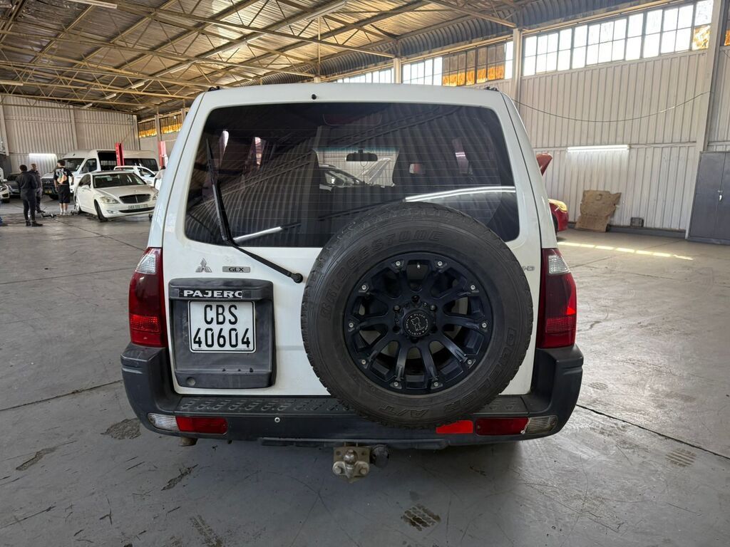 
								MITSUBISHI PAJERO 3.2 Di – Dc GLS A/T full									