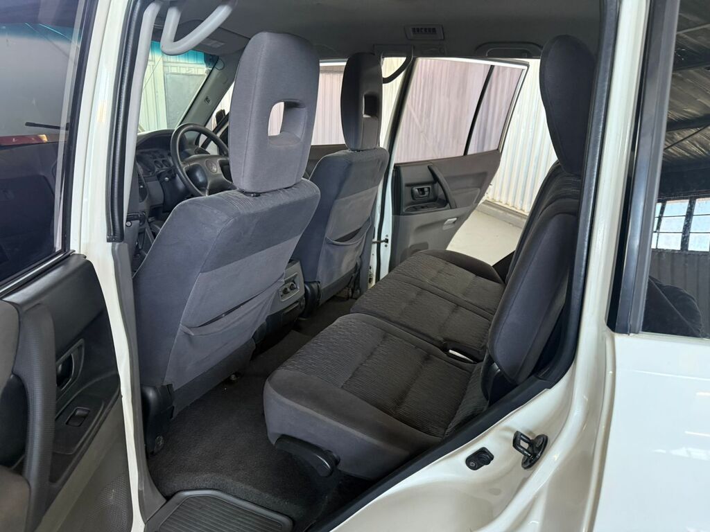 
								MITSUBISHI PAJERO 3.2 Di – Dc GLS A/T full									