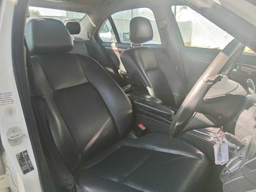 
								MERCEDES-BENZ C180K CLASSIC full									