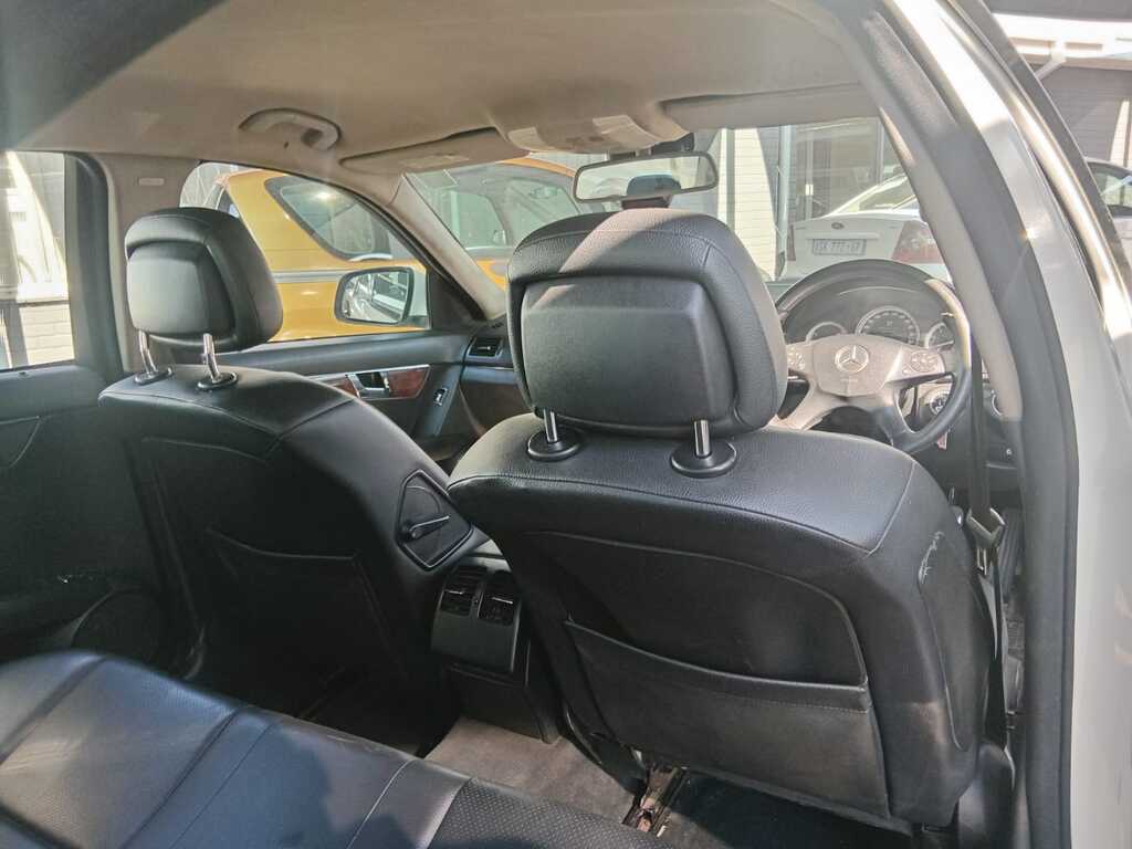 
								MERCEDES-BENZ C180K CLASSIC full									