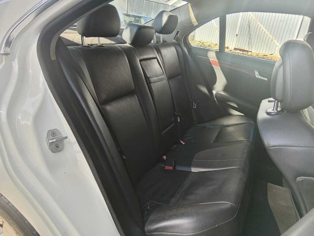 
								MERCEDES-BENZ C180K CLASSIC full									