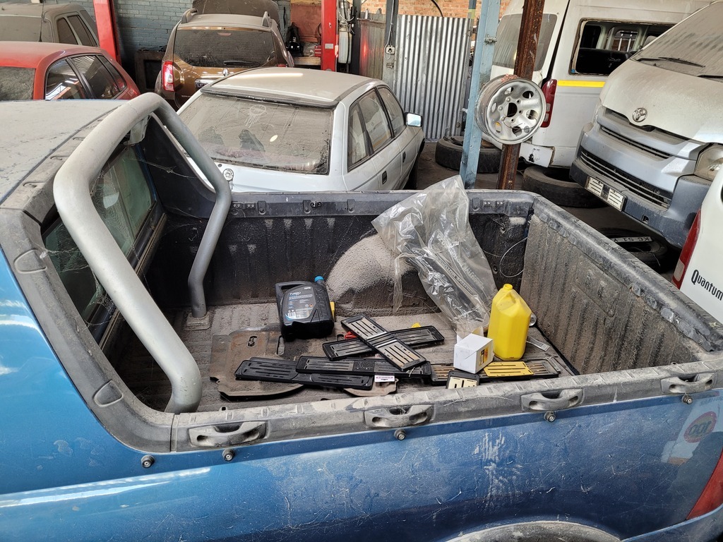 
								NISSAN NP200 1.5 DCI SE P/U S/C full									
