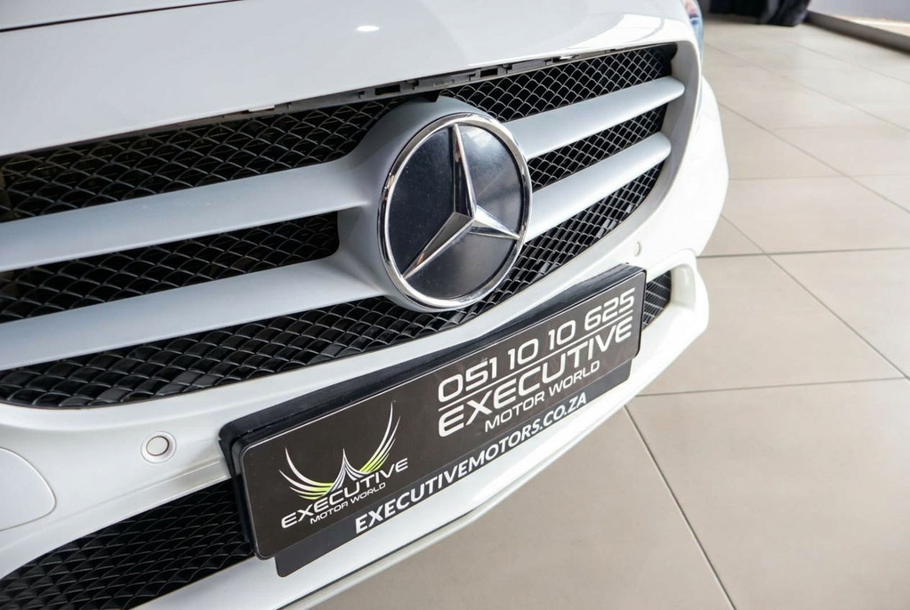 
								MERCEDES-BENZ C180 A/T full									