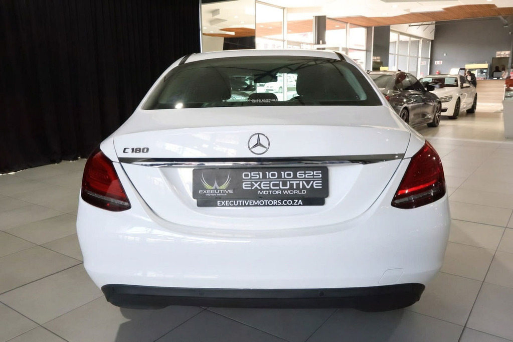 
								MERCEDES-BENZ C180 A/T full									