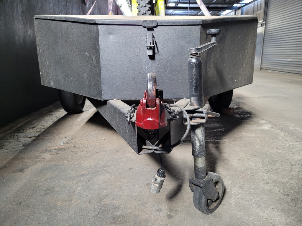 
								TRAILER QUAD TRAILER full									