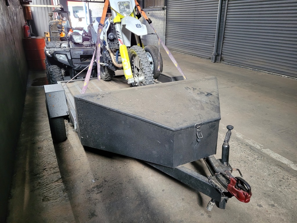 
								TRAILER QUAD TRAILER full									