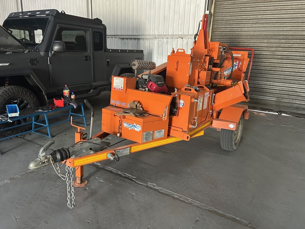 
								SPECIALITY WOOD CHIPPER full									